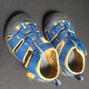 Toddler boy keen shoes